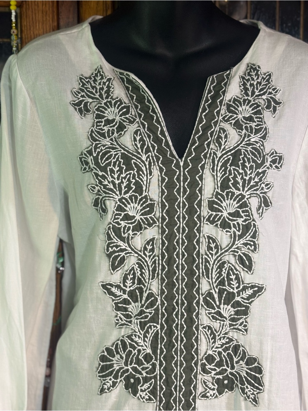 Chico's White V-Neck Black Embroidered Tunic 8/10 - Picture 3 of 10